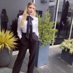 Emma Roberts Instagram - Catch me talking #maybeido on @j_corden tonight! 🪩🖤
