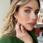 Emma Roberts Instagram - good morning New York 💚 ☕️