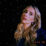 Emma Roberts Instagram - Guys meet R E X 🌟 one of my favorite characters I’ve ever played in the new movie S P A C E C A D E T🚀 written and directed by the queen 👑 @lizwgarcia 🎥 @stampedeventures 💙 get ready to laugh & cry & perhaps even leave this planet 🌎