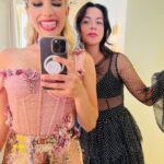 Emma Roberts Instagram - #2022 I loved you ❤️ happy new year hotties! 🪩 🥂