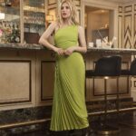 Emma Roberts Instagram - #valentinorendezvous @maisonvalentino ❇️ @bergdorfs 💚