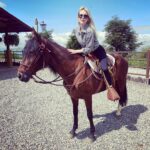 Emma Roberts Instagram – Loved getting to ride again 🐎 💙 @altagraciaauberge