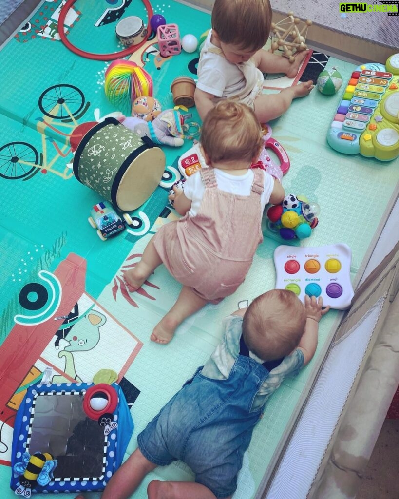 Emma Roberts Instagram - Finally got the babes together 💙