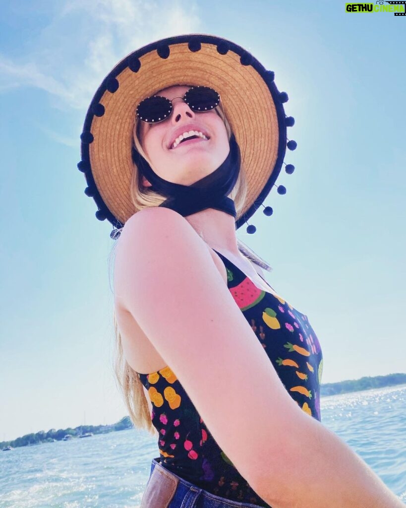 Emma Roberts Instagram - ☀️ best day @ridershamptons ☀️
