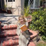 Emma Roberts Instagram - a book has not broken my heart in a good way in a long time 🧡 please read along with us @belletrist for MAY with I COULD LIVE HERE FOREVER by the amazing @hanna.halperin 📚 #icouldlivehereforever 💥