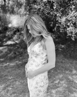 Emmy Buckner Instagram - I have so many names already, but I think Mama will be my favorite… 

Thank you Uncle @adwinbrown for the 📸 😘