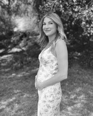 Emmy Buckner Instagram - I have so many names already, but I think Mama will be my favorite… 

Thank you Uncle @adwinbrown for the 📸 😘