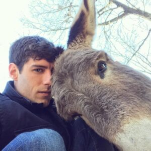 Enrico Oetiker Instagram - Comunque vada, con te.
#unannodinoi #sanvalentino