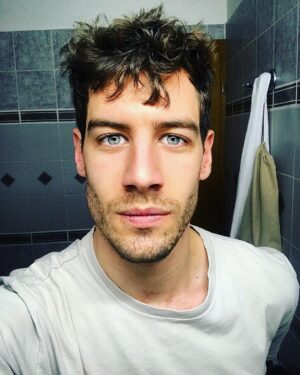 Enrico Oetiker Instagram - Serfiarcesso per dire addio a quel mezzo millimetro di barba che non rivedrò per mesi...maledetto Guarnieri 👳🏻‍♂️✂️