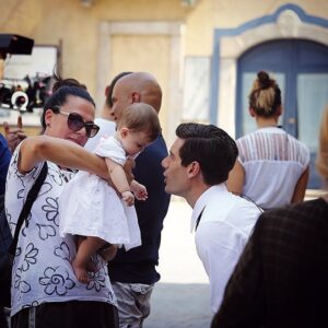 Enrico Oetiker Instagram - Praticate gentilezza a casaccio ed atti di bellezza privi di senso 🌼
