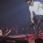 Enrique Iglesias Instagram - 🤟🤟🤟 Bratislava & Milan!!! You’re next 😜 📷: @alansilfen Romania