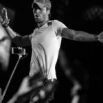 Enrique Iglesias Instagram - #ThankYou @daryasabooniha for these photos and thank you to all my fans in #Iran 🇮🇷 for your endless dedication to make it to shows!!!! love you guys.