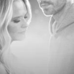 Enrique Iglesias Instagram - The original version of #SpaceInMyHeart with @mirandalambert is out now! Go listen at the link in profile.