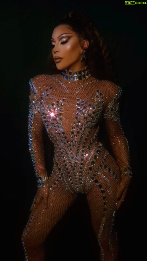 Envy Peru Instagram - ✨B O D Y✨ Feeling like a billion dollars in my @banglondon Thank you for making my vision come to life 🫶🏼✨ Hair made and styled by me #rupaulsdragrace #werqtheworld #ziggodome #renaissanceworldtour #beyonce #catsuit #crystals