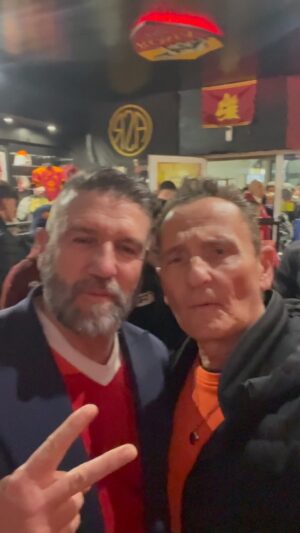 Enzo Salvi Instagram - Sempre FORZA ROMA 💛❤️ @vincentcandela  @officialasroma