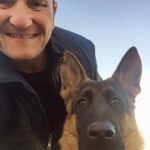 Enzo Salvi Instagram - Sta davvero diventando una strana società la nostra, vivere una vita, non dico stupenda, ma che almeno non sia proprio di merda è quasi impossibile. Devi difenderti da tutto e tutti, non puoi più fidarti di nessuno e la fetenzia del prossimo si spreca. Tutti che cercano di fregare tutti, piangiamo calde lacrime ad ogni piè sospinto e passato il momento si torna più iene di prima. Mi disgusta alquanto far parte del genere “umano”, preferisco di gran lunga il MONDO ANIMALE, molto istintivo ma molto più LEALE❤️ ZEUS ❤️ (Cit) Ostia Lido