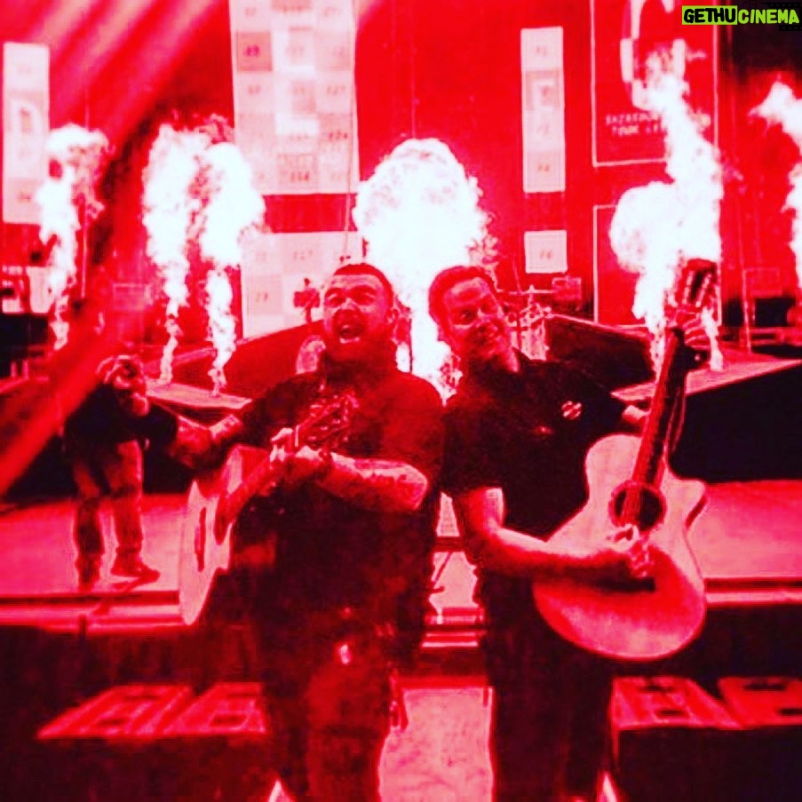 Eric Bass Instagram - Hey Canada!!! 🇨🇦 Tonight it’s your turn to light up your homes and businesses in ❗️RED❗️to show support for all of our brothers and sisters in the live music and touring industry!! So many of the people in our worldwide community come from Canada including our own @hoogieontheroad! THESE PEOPLE MAKE LIVE MUSIC POSSIBLE! Please join us in showing your support for these men and women. 🇨🇦🇨🇦🇨🇦 #lightuplive #eclaironslesscenes #wemakeeventsnorthamerica #wemakeevents