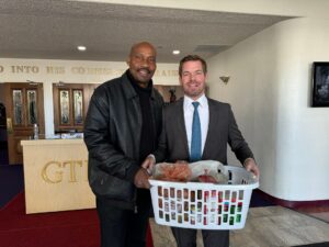 Eric Swalwell Instagram - This weekend, I joined Glad Tidings Church in Hayward to help with their basket drive for Thanksgiving meals.