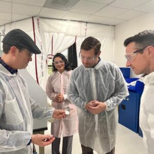 Eric Swalwell Instagram - The #EastBay is home to world-class institutions, National Laboratories, and impactful life sciences startups. Today I toured Daybreak Labs’ new location in Livermore. Their investment in emerging science and technology will keep us on the cutting edge.