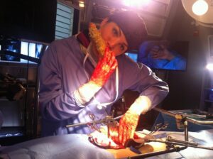 Erica Durance Instagram - An oldie but a goodie. Morning subs on set while doing a quick surgery☺️
#savinghope @davidwellington  @michellenolden @benjaminayres @juliacchan @therealhuse @pettlepower222 @noelcarbs @soniahosko #michaelshanks 
#takeabreak
#pregnancyhunger