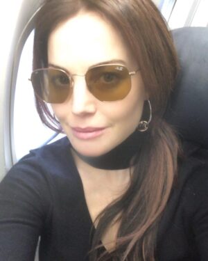 Erica Durance Instagram - Off to Portland #Wizardworld.
Looking forward to seeing you guys 😜