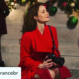 Erica Durance Instagram - #christmaschalet 
December 1, @up_tv 
Loved making this movie.
@robindunne @jengibpics #RobertVaughn  @jonathanyapp85 best DOP 😀