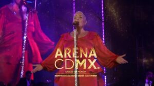 Ernesto D'Alessio Instagram - ¡CDMX este 01 de Diciembre tenemos una cita muy especial por ÚLTIMA VEZ en la Arena CDMX, para cantar juntos y vivir una velada mágica!🌹🫶🏻 

🎟️: bit.ly/graciasCDMX