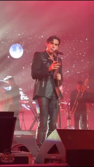 Ernesto D'Alessio Instagram - Yo te adoro vida mía 🌹♾️