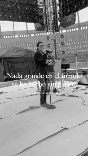 Ernesto D'Alessio Instagram - “Nada grande en el mundo se ha hecho sin pasión.”
