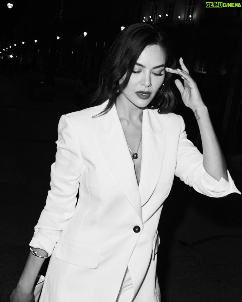 Esha Gupta Instagram - Last night 🤍 Wearing @brunellocucinelli_brand @bulgari @louboutinworld Team @victorblancostudio @borondophoto @belencasado_ @ghdspain @robertoramosmakeup Madrid, Spain