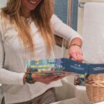 Ester Ledecká Instagram - Mám pro vás jeden vánoční tip na super dárek, který určitě potěší! Kiehls má aktuálně v nabídce své bestsellery ve vánočním designu. Tato limitovaná kolekce byla navržena designéry Mayumi Otero a Raphaelem Urwillerem a zahrnuje: 👉 Ultra Facial Cream 👉 Rare Earth Deep Pore Cleansing Mask 👉 Calendula Herbal-Extract Toner 👉 Super Multi-Corrective Cream Tyto produkty poskytují vynikající péči o pleť a také vás naladí na tu pravou vánoční notu.   I have a Christmas tip for you on a great gift that will surely bring joy! Kiehl's currently offers its bestsellers in a Christmas design. This limited collection was designed by Mayumi Otero and Raphael Urwiller and includes: 👉 Ultra Facial Cream 👉 Rare Earth Deep Pore Cleansing Mask 👉 Calendula Herbal-Extract Toner 👉 Super Multi-Corrective Cream These products not only provide excellent skincare but also set the festive tone for Christmas. #holiday23 #skincare #kiehlsczsk #kiehls @kiehlsczsk 📷📽by: @justin_reiter STR