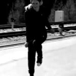 Ester Ledecká Instagram - Co děláte při čekání na vlak vy?🚞💃 What do you do while waiting for the train?🚞💃 STR