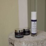 Ester Ledecká Instagram - Kosmetické okénko! Tak jsem vyzkoušela další produkty kosmetiky Kiehl's. Některé krémy už delší dobu používám, s ostatními se postupně seznamuji, ale vypadá to, že jsem konečně našla kosmetiku pro mou větrem, deštěm, mrazem a sněhem ošlehanou pleť! Mně jsou všechny ty jejich produkty snad šitý přímo na míru. Do zimního počasí doporučuji Retinol Skin-Renewing Daily Micro-Dose Serum a Super Multi-Corrective Cream! Moji pleti prospěly. Už se těším na další průzkumy Kiehl's řad a na Vánoce! Napíšete si Ježíškovi taky o nějakou kosmetiku? @kiehlsczsk #retinol #NoDramaJustRetinol #kiehlsczsk Cosmetic window! So I have tried other Kiehl's products. Some of the creams I've been using for a while, others I'm gradually getting acquainted with, but it looks like I've finally found a cosmetic for my wind, rain, frost and snow-beaten skin! For me, I think all of their products are tailor-made. For this winter weather, I recommend Retinol Skin-Renewing Daily Micro-Dose Serum and Super Multi-Corrective Cream! My skin has benefited from them. I'm looking forward to exploring more of Kiehl's lines and to Christmas!Will you write to Santa for some cosmetic products too? @kiehlsczsk #retinol #NoDramaJustRetinol #kiehlsczsk STR