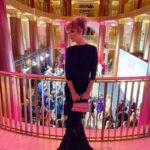 Esther Acebo Instagram - iNVESTiGACiÓN y ESPERANZA son Los conceptos que rescato de ayer en #ellecancerball Muchísimas gracias @elle_spain por contar conmigo para un evento tan importante y enhorabuena por hacerLo tan bonito y especiaL 💕