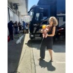 Esther Acebo Instagram - VoLver! Qué emocionante y qué difíciL.. Gracias a quienes Lo han hecho posibLe 💕 @ficcionproducciones #omn @juanacasting @yourocktalent por ayudar a CONCiLiAR, y enorme GRACiAS a mi madre y mi prima, por ‘ACUERPARNOS’ a SoL y a mí 🙏🏼