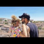 Esther Acebo Instagram - Dudar, viajar, cuidar, reír, llorar, creer, crecer, aceptar, trabajar, parar, volver a viajar, a cuidar, a reír, a llorar. Aprender. Gracias 2023 💕