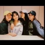 Esther Liu Instagram - 再忙，也要跟你們瘋一晚上 聊天大笑完全沒停下來 應該要很累的吧🤷🏻‍♀️ 但卻是充電般的存在 #四纖女 #我❤️你