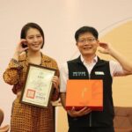 Esther Liu Instagram - 分享破框的心路歷程 其實不管在學習上或是職涯上 甚至是自己的人生 都是不會停止的一直跨越 很開心能來 @ysyct 分享生命經驗 很喜歡這樣可以回答大家問題的時間🫶🏻 Thank you Makeup: @karenchang_makeup Hairstyle: @nelsonkuo_zoom Outfit : @sandroparis
