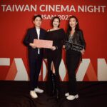 Esther Liu Instagram - Taiwan Cinema Night 好多朋友在此相聚❤️ 還有一直笑開懷的 #非常演員 們 還去當了一下嫦娥😂🤷🏻‍♀️ 沒錯造型師還是給了我限制呼吸與自由的禮服😅 Thank you❤️ Makeup: @karenchang_makeup Hairstyle: @nelsonkuo_zoom Stylish: @charliebubblecat 👗: @hm 💎: @redwoodjewellry 📷: @yuweiiv Haeundae , Busan, South Korea