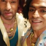 Etienne Bobenrieth Instagram - con @pin_montane @mua.producciones @franklinathos @andresvelascoreyes @bigg_lil_ben @mua_contenidos @nataliabelmar_ @ruizcustomguitars