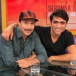 Etienne Bobenrieth Instagram - Hace 3 años, cuando empezaba una amistad y una relación laboral increíble. Ya estamos ensayando para entregarles un gran espectáculo, fines de enero, llamado #loscoverboys, que podrán disfrutar via streaming y si las fase lo permite, algo de público presencial. Querido @andresvelascoreyes , que sea el primero de muchos proyectos de nuestra productora PANORAMA producciones.