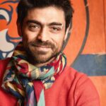 Etienne Bobenrieth Instagram - Retratos de nuestro querido #pobrenovio el gran actor @etiennebob para el especial de @reyesdeldrama de la obra de teatro “La Banca”, dirigida por @claudioarredondo . . . . . . #chileactores #teatro #chile #reyesdeldrama #portrair #photography #teatromori Centro Mori Vitacura