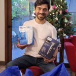 Etienne Bobenrieth Instagram - Philips me mandó dos increíbles regalos de navidad : Una afeitadora Series 9000 con tecnología Skin IQ que cuida la piel , y un cepillo de dientes eléctrico 6100 protective clean. Quieren conocer sus atributos? Ya que no se me cayeron, vean mis próximas historias y/o métanse a la página !!! @philips_chile #navidadphilips