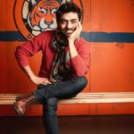 Etienne Bobenrieth Instagram - Retratos de nuestro querido #pobrenovio el gran actor @etiennebob para el especial de @reyesdeldrama de la obra de teatro “La Banca”, dirigida por @claudioarredondo . . . . . . #chileactores #teatro #chile #reyesdeldrama #portrair #photography #teatromori Centro Mori Vitacura