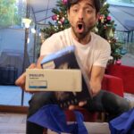 Etienne Bobenrieth Instagram - Philips me mandó dos increíbles regalos de navidad : Una afeitadora Series 9000 con tecnología Skin IQ que cuida la piel , y un cepillo de dientes eléctrico 6100 protective clean. Quieren conocer sus atributos? Ya que no se me cayeron, vean mis próximas historias y/o métanse a la página !!! @philips_chile #navidadphilips