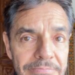 Eugenio Derbez Instagram - Si tú eres un latino (como yo) y vives en EUA (como yo) y juegas realidad virtual (como yo) y corres el riesgo de romperte un hueso (como yo) y trabajas por tu cuenta (como yo) checa los planes de salud Obamacare o ACA. Visita seguroaca.com para más información #ad #obamacare #unitedhealthcare