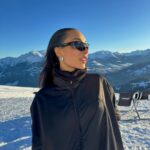Eva Marisol Gutowski Instagram - Vibe check ❄️ The guy in the last slide is who i aim to be in 40 more years… also just realized he’s dressed exactly like this emoji? 🏂😭🥂