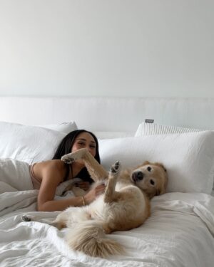 Eva Marisol Gutowski Instagram - Here’s a dumpy because DAY N NITE IS OUT! I’ve spent the last 2 weeks being a dog mom and basically hiding in my apartment, trying to put together a song release plan by myself 😂 in a perfect world i would have planned a “massive music roll out” months in advance and made like 50 TikToks on some “DID I JUST WRITE THE SONG OF THE SUMMER? 🤪” type shit, but I’m done wasting time trying to be perfect. It’s time to embrace the chaos, drop songs when i make them, and show you real time what this crazy ass life is leading me to ☺️❤️ have you listened to day n nite yet??