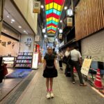 Evaluna Montaner Instagram - Este viaje a Japón me tenía muy nerviosa por varias razones… el vuelo tan largo con Indi (aunque ella es una campeona y viaja muuuy bien), el cambio de horario tan heavy, las caminatas largas con Indi encima, etc. Pero todos mis miedos se me olvidaron cuando me encontré con este país tan fascinante. WOW. Su cultura, sus paisajes, la calidad humana. El sentido de la reverencia y el servicio que tiene la gente definitivamente es algo que yo quiero que se siembre en el corazón de mi hija. Estoy agradecida con Dios por el hecho de que nuestras canciones nos hayan traído hasta acá, a la locura de estar cantando en frente de miles de personas taaaan lejos de casa. Eso. Los amo. Bai ✌🏼