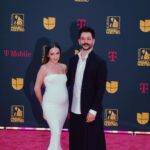 Evaluna Montaner Instagram - Felices de estar juntos, haciendo lo que amamos, a punto de cantar y aparte muy nominadossss 🤍 Graciasss @premiolonuestro @univision